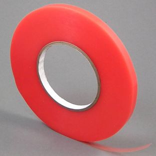 Oboustranná PET lepicí páska, akrylátové lepidlo se silnou přilnavostí, červená krycí folie, TLM21 6 mm