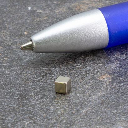 Magnetické kostky z neodymu, poniklované 3 x 3 x 3 mm
