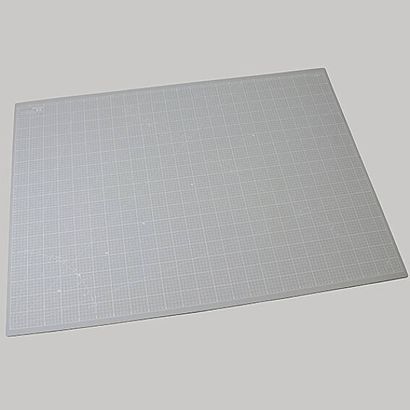 Konfigurátor // řezací podložka řezaná na požadovanou míru, výchozí formát 120 x 90 cm  | šedá 
