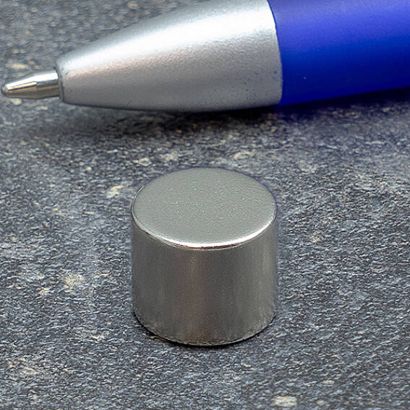Kotoučové magnety z neodymu 12 mm x 10 mm   | N45, axiální (paralelně k výšce) 