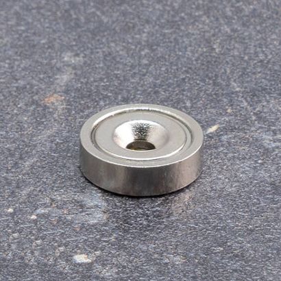Hrncový magnet s otvorem a zapuštěním, neodymový 16 mm | poniklovaný  | 6.9 kg